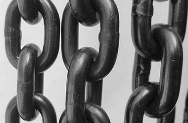 Heavy duty industrial chain links